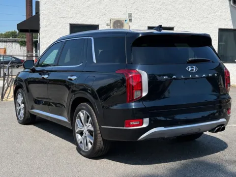 More photos of 2021 Hyundai Palisade Limited at Dream Work Automotive, NC