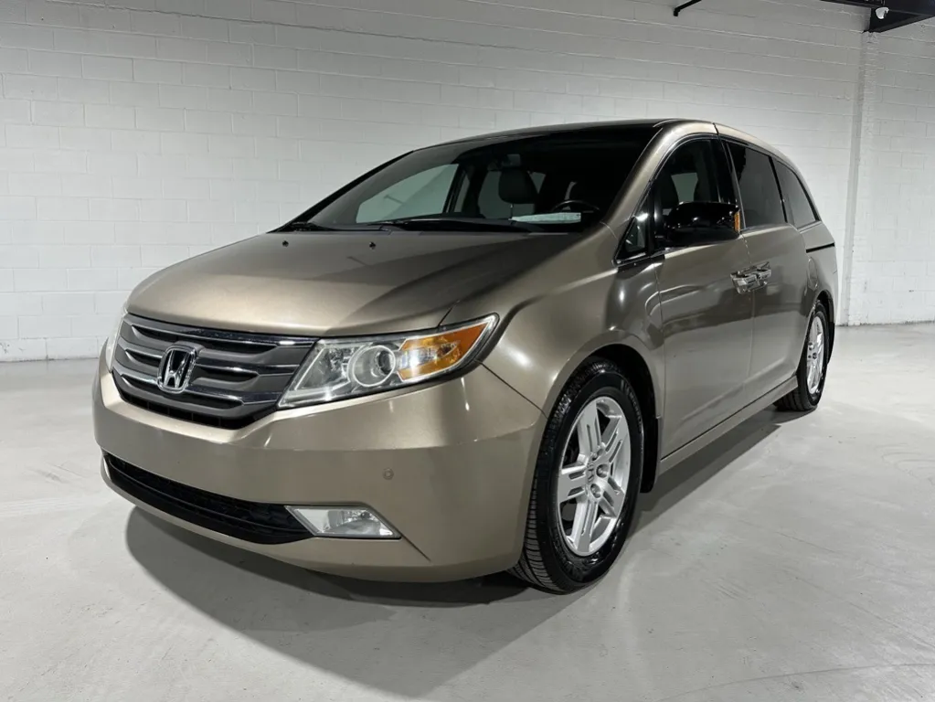 Used 2011 Honda Odyssey Touring for sale in Charlotte, NC at Dream
