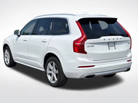 More photos of 2020 Volvo XC90 T6 Momentum at Dream Work Automotive, NC