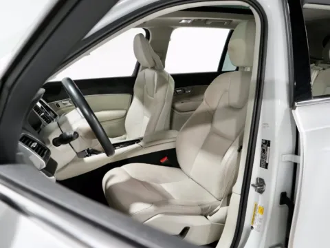 Another view of 2020 Volvo XC90 T6 Momentum for sale in Charlotte, NC at Dream Work Automotive