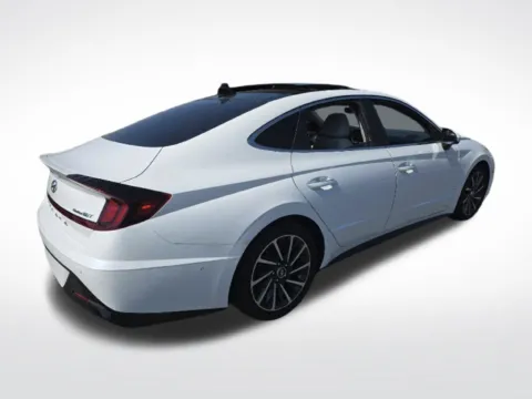 More photos of 2022 Hyundai Sonata Limited at Dream Work Automotive, NC
