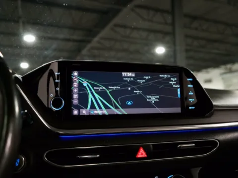More photos of 2022 Hyundai Sonata Limited at Dream Work Automotive, NC