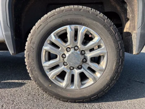 More photos of 2020 GMC Sierra 2500 HD Denali at Dream Work Automotive, NC