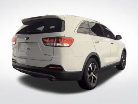More photos of 2017 Kia Sorento EX at Dream Work Automotive, NC