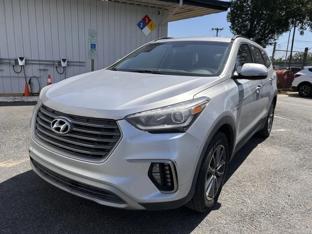 Silver 2019 Hyundai Santa Fe XL SE for sale in Charlotte, NC
