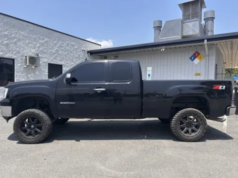 More photos of 2009 GMC Sierra 1500 SLE at Dream Work Automotive, NC