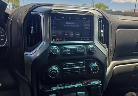 More photos of 2021 Chevrolet Silverado 2500HD LT at Dream Work Automotive, NC