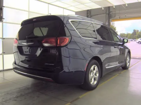More photos of 2018 Chrysler Pacifica Hybrid Limited at Dream Work Automotive, NC