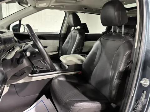 Photos of 2022 Kia Carnival SX Prestige for sale in Charlotte, NC at Dream Work Automotive