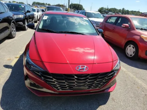 More photos of 2023 Hyundai Elantra Limited at Dream Work Automotive, NC