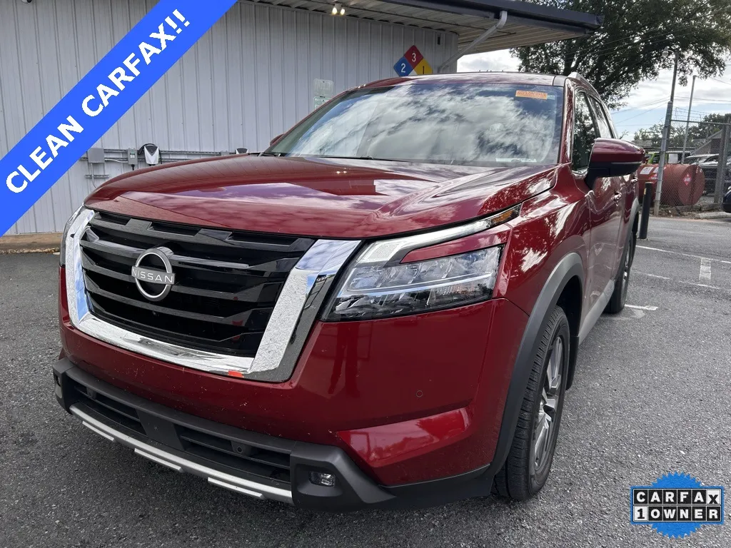 2022 Nissan Pathfinder SL