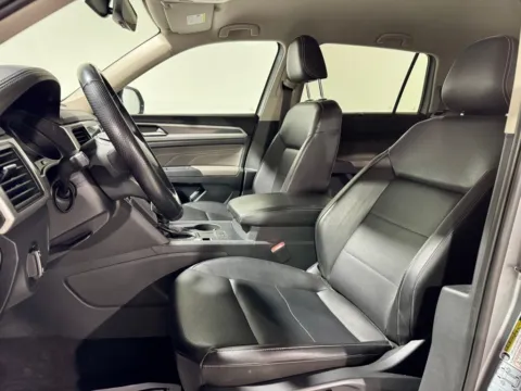 Photos of 2021 Volkswagen Atlas 3.6L V6 SE w/Technology R-Line for sale in Charlotte, NC at Dream Work Automotive