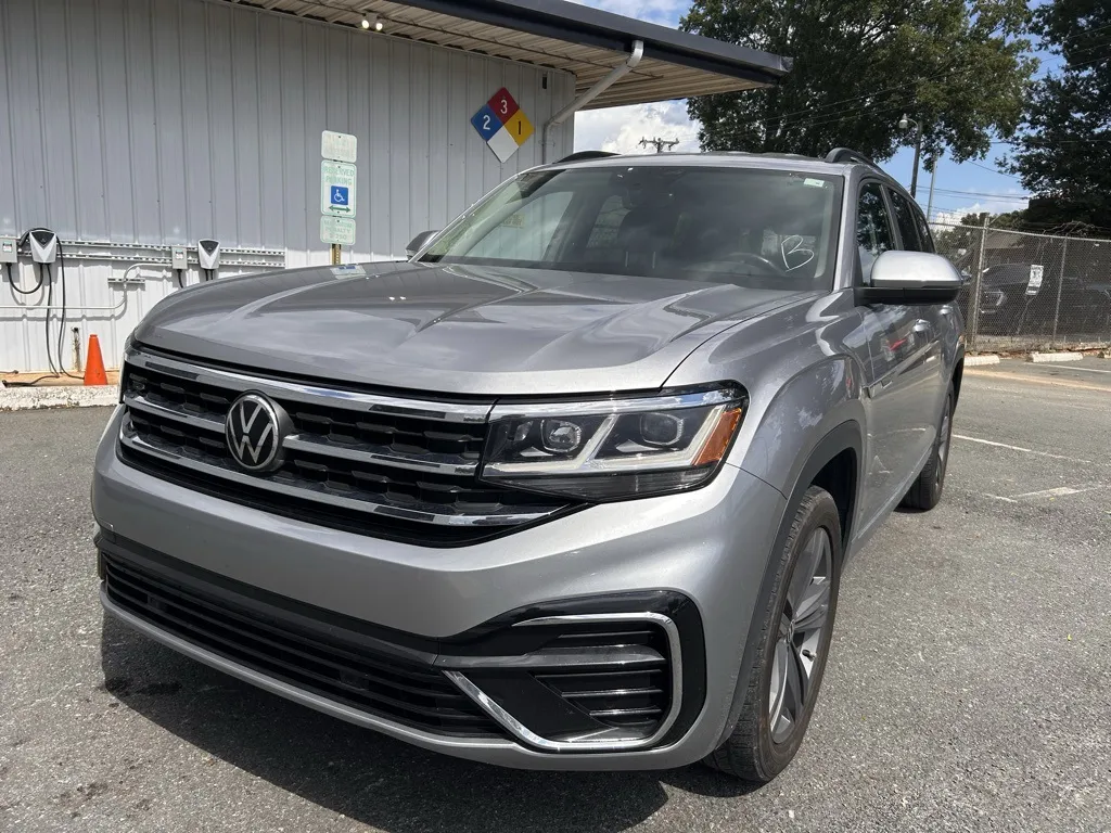 Silver 2021 Volkswagen Atlas 3.6L V6 SE w/Technology R-Line for sale in Charlotte, NC