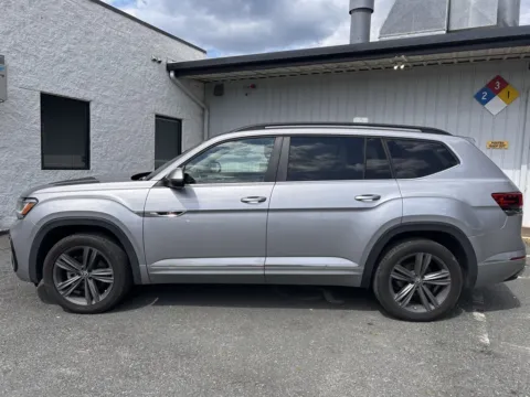 Photos of 2021 Volkswagen Atlas 3.6L V6 SE w/Technology R-Line for sale in Charlotte, NC at Dream Work Automotive