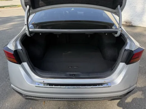More photos of 2019 Nissan Altima 2.5 SR at Dream Work Automotive, NC