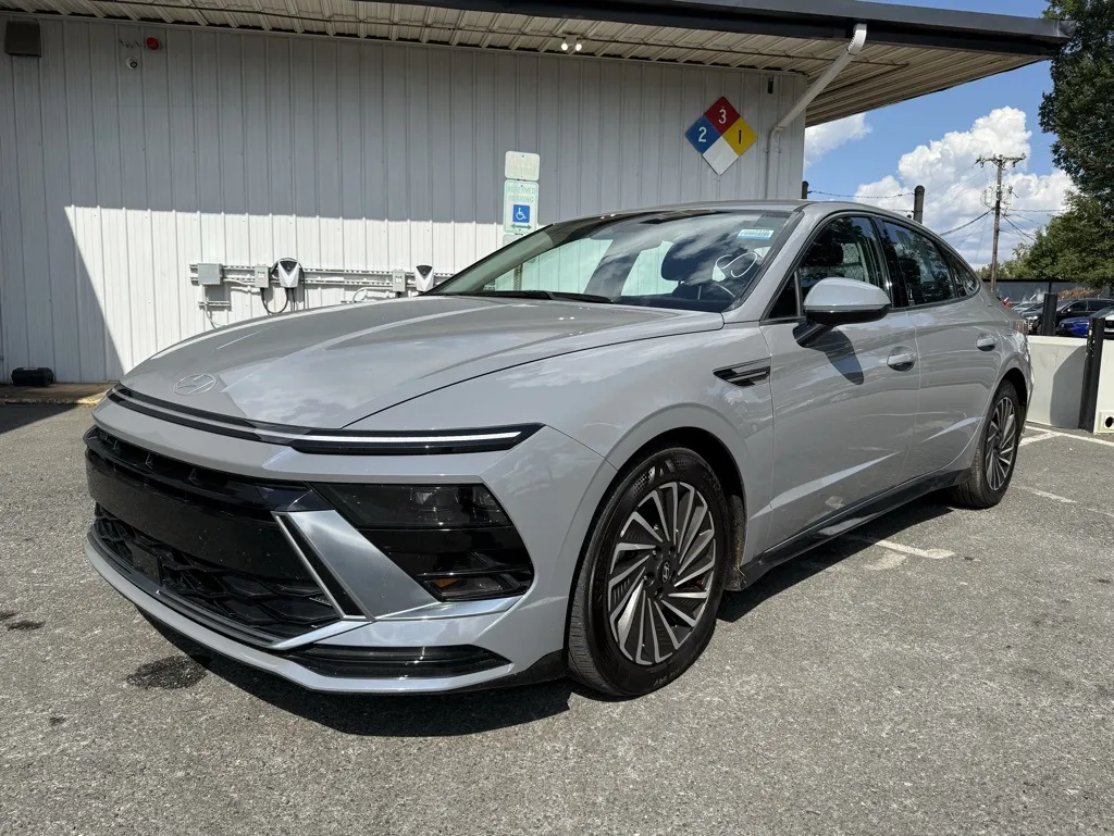 Blue 2024 Hyundai Sonata Hybrid SEL for sale in Charlotte, NC