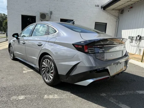 Another view of 2024 Hyundai Sonata Hybrid SEL for sale in Charlotte, NC at Dream Work Automotive