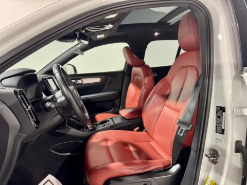 Photos of 2019 Volvo XC40 Momentum for sale in Charlotte, NC at Dream Work Automotive