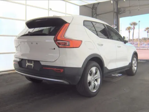 More photos of 2019 Volvo XC40 Momentum at Dream Work Automotive, NC