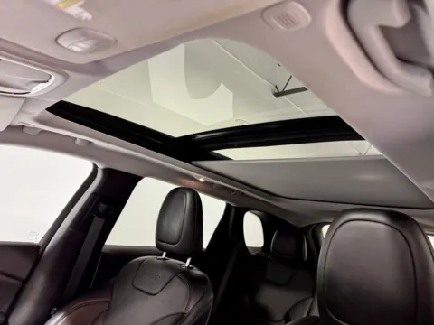 More photos of 2022 Jeep Cherokee Latitude Lux at Dream Work Automotive, NC