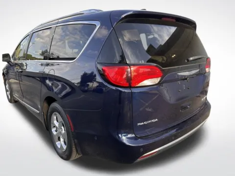 More photos of 2018 Chrysler Pacifica Hybrid Limited at Dream Work Automotive, NC