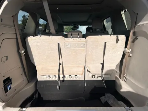 More photos of 2018 Chrysler Pacifica Hybrid Limited at Dream Work Automotive, NC