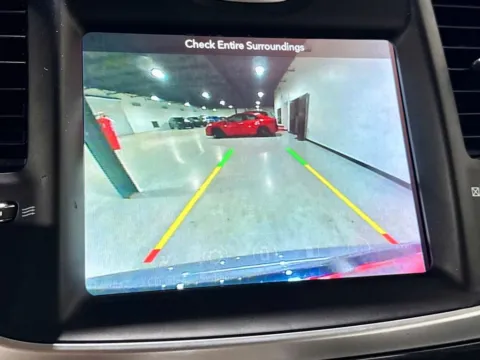 More photos of 2019 Chrysler 300 Touring at Dream Work Automotive, NC