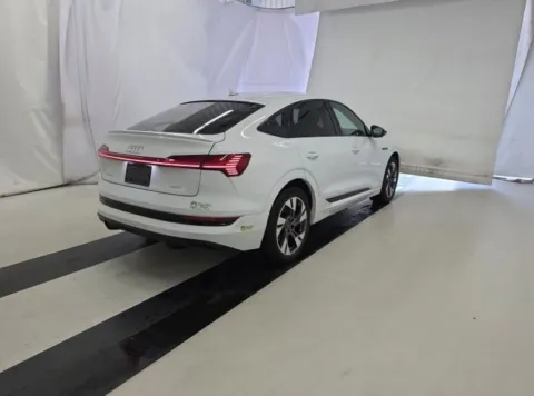 More photos of 2022 Audi e-tron Sportback S line Premium at Dream Work Automotive, NC