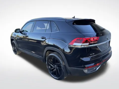 More photos of 2022 Volkswagen Atlas Cross Sport 3.6L V6 SE w/Technology at Dream Work Automotive, NC