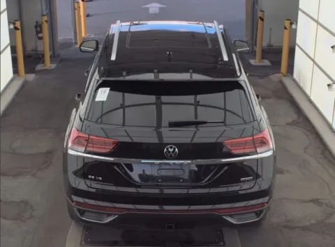 More photos of 2022 Volkswagen Atlas Cross Sport 3.6L V6 SE w/Technology at Dream Work Automotive, NC