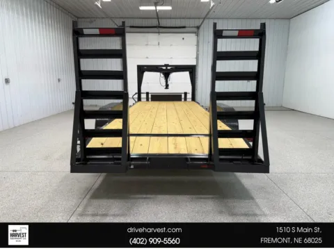 More photos of 2025 BULLDOG TRAILERS GOOSENECK 7x20 14K EQUIPMENT DOVE at Harvest Equipment Co., NE