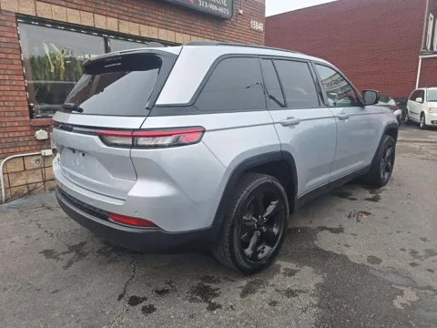Photos of 2023 JEEP GRAND CHEROKEE LAREDO KBB VALUE 29K WOW for sale in Columbus, OH at Auto Palace