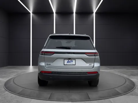 More photos of 2023 JEEP GRAND CHEROKEE LAREDO KBB VALUE 29K WOW at Auto Palace, OH