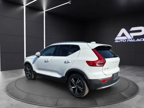 More photos of 2023 VOLVO XC40 CORE at Auto Palace, OH