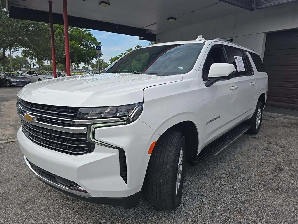 White 2023 CHEVROLET SUBURBAN 1500 LT for sale in Columbus, OH