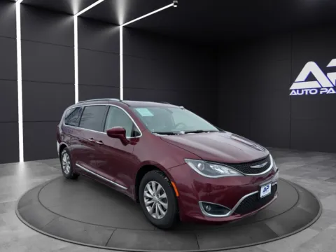 Another view of 2018 CHRYSLER PACIFICA TOURING L LOWEST PRICE AROUND for sale in Columbus, OH at Auto Palace