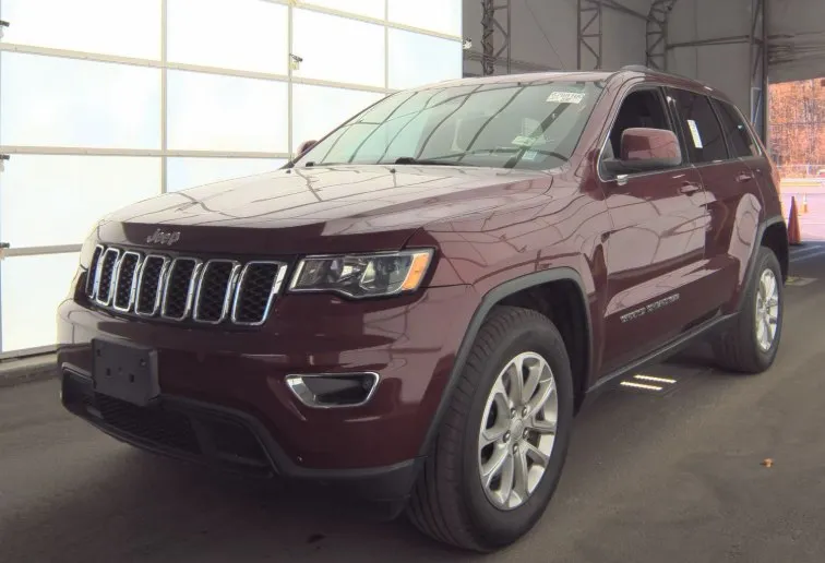 2021 Jeep Grand Cherokee Laredo E's photo