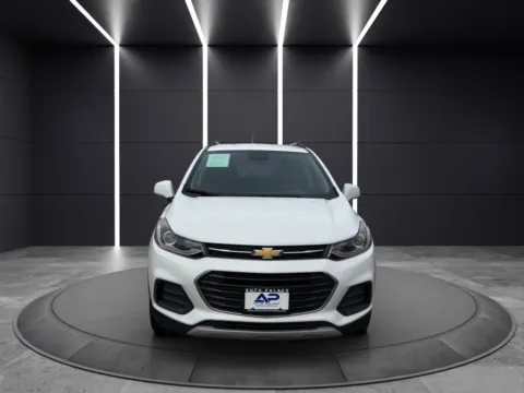 Photos of 2022 CHEVROLET TRAX 1LT KBB VALUE 17.5K WOW for sale in Columbus, OH at Auto Palace