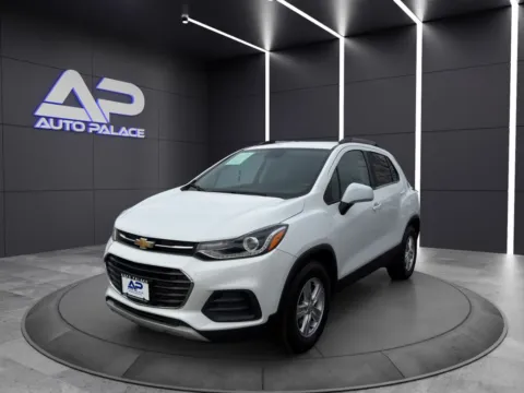 White 2022 CHEVROLET TRAX 1LT KBB VALUE 17.5K WOW for sale in Columbus, OH