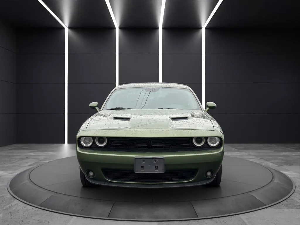 2020 Dodge Challenger SXT's photo