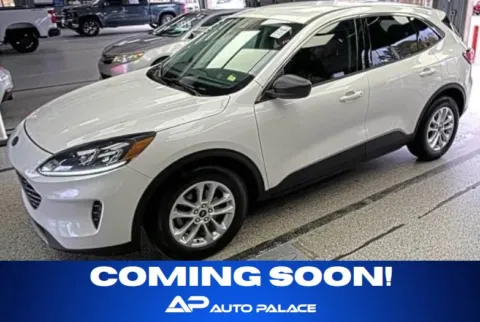 White 2022 FORD ESCAPE SE KBBVALUE 17K WOW for sale in Columbus, OH