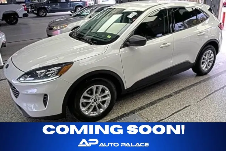 White 2022 FORD ESCAPE SE KBBVALUE 17K WOW for sale in Columbus, OH