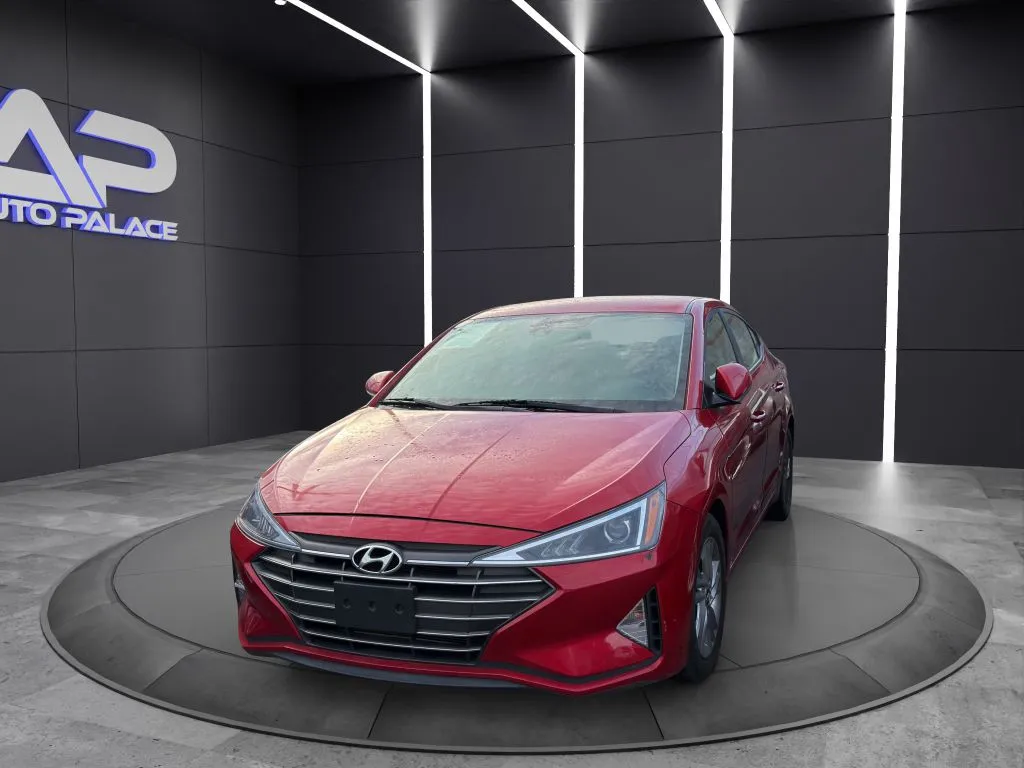 Red 2020 HYUNDAI ELANTRA SEL KBB VALUE 11,5K WOW for sale in Columbus, OH