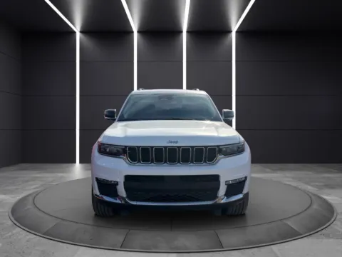 Photos of 2022 JEEP GRAND CHEROKEE L LIMITED for sale in Columbus, OH at Auto Palace