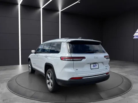 More photos of 2022 JEEP GRAND CHEROKEE L LIMITED KBB VALUE 26K WOW at Auto Palace, OH