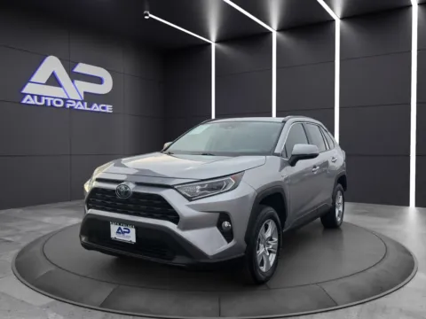 Silver 2020 TOYOTA RAV4 HYBRID XLE KBB VALUE 26K WOW for sale in Columbus, OH
