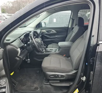 More photos of 2021 CHEVROLET TRAVERSE LT at Auto Palace, OH