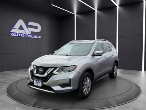 Silver 2018 NISSAN ROGUE SV KBB VALUE $11,800 WOW for sale in Columbus, OH