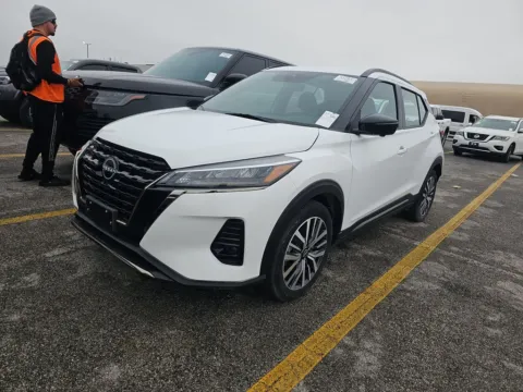 White 2024 NISSAN KICKS SR for sale in Columbus, OH