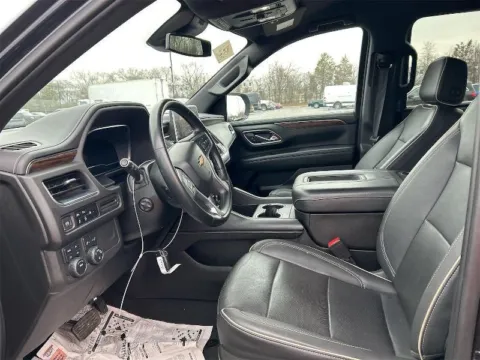 More photos of 2023 CHEVROLET SUBURBAN 1500 PREMIER KBB VALUE 46K WOW at Auto Palace, OH